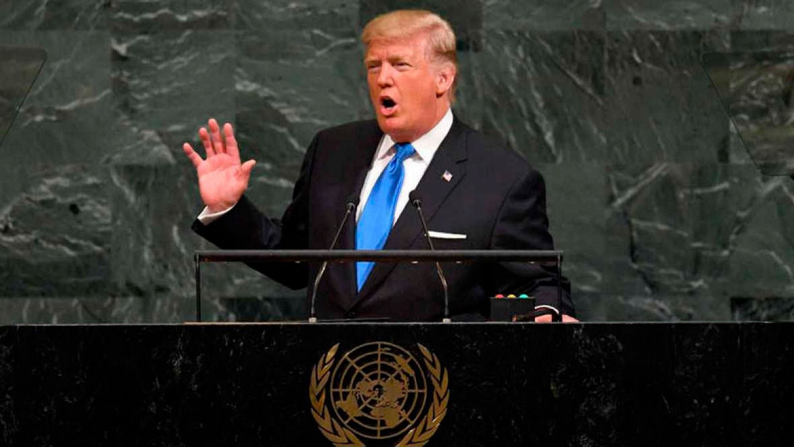 Informativo 24h: Estados Unidos se retira del Pacto Mundial de la ONU sobre migración y refugiados | RTVE Play