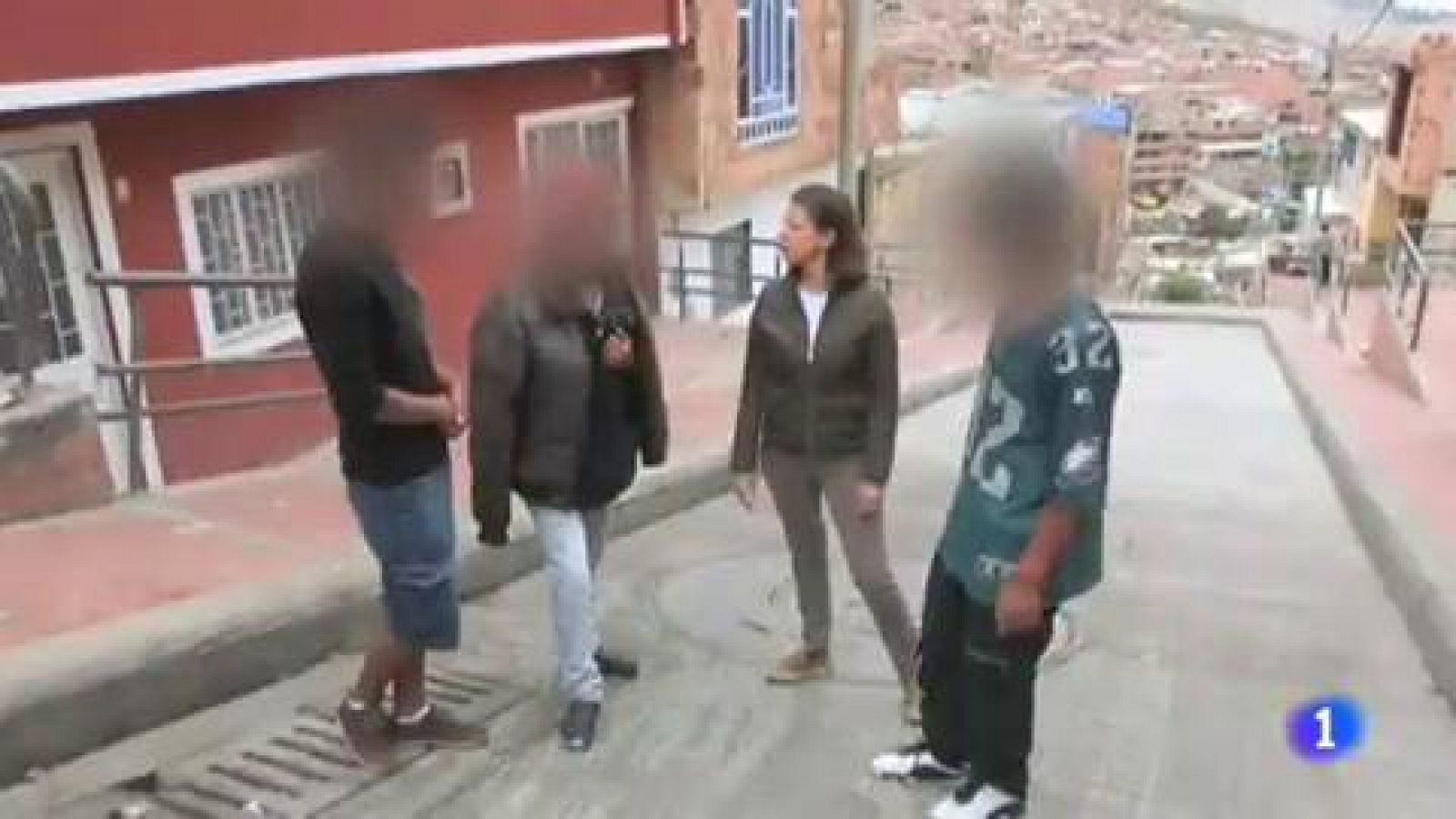 Telediario 1: En Colombia las mafias organizadas captan a menores para cometer crímenes | RTVE Play