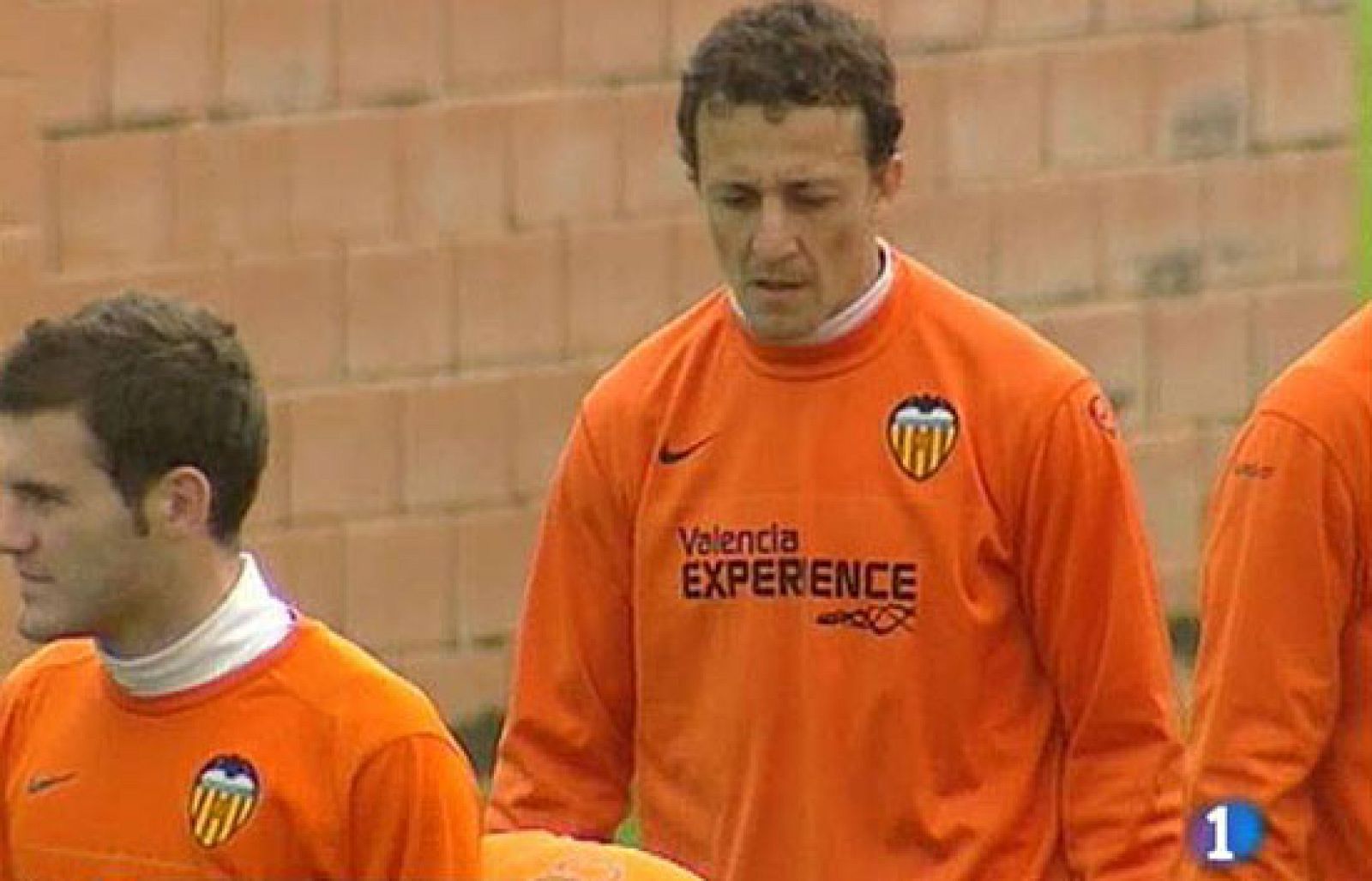 La crisis deportiva y económica afecta cada vez más al Valencia. Los ches siguen sin cobrar y sin ganar partidos.