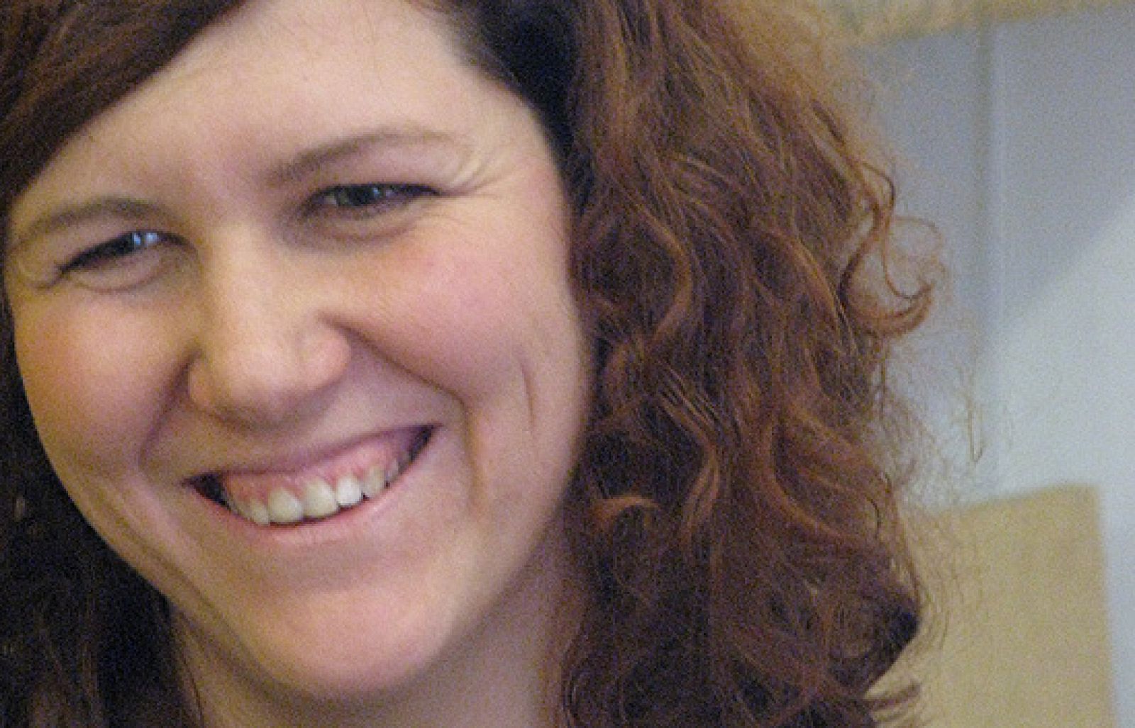 Alexia Maniega es uno de los rostros de los nuevos parados en España. Tiene 30 años, es licenciada en arquitectura y desde hace seis meses están en la lista del INEM. La crisis ha afectado de lleno a los profesionales de alta cualificación. 