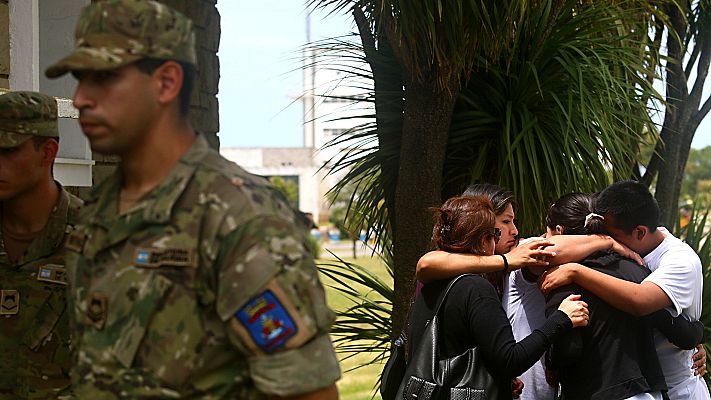 Telediario 1 - El ministro argentino de Defensa apunta a corruptelas en el mantenimiento del submarino desparecido 'ARA San Juan'