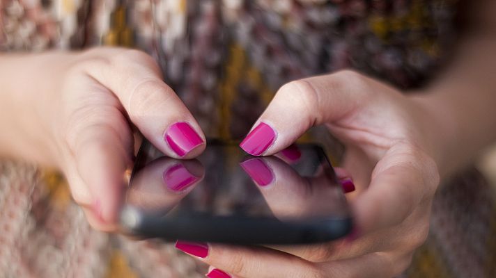 Telediario 1 - Niñas de once año crean una app que detecta acoso escolar