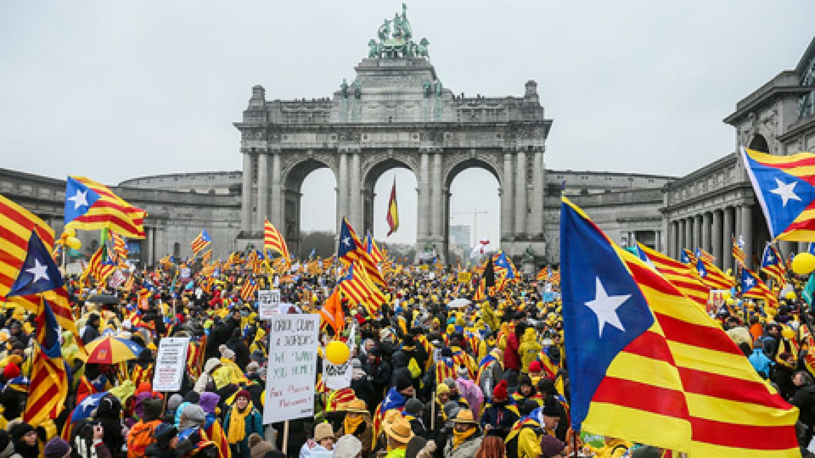 Telediario 1: La manifestación independentista en Bruselas centra el tercer día de campaña del 21-D | RTVE Play