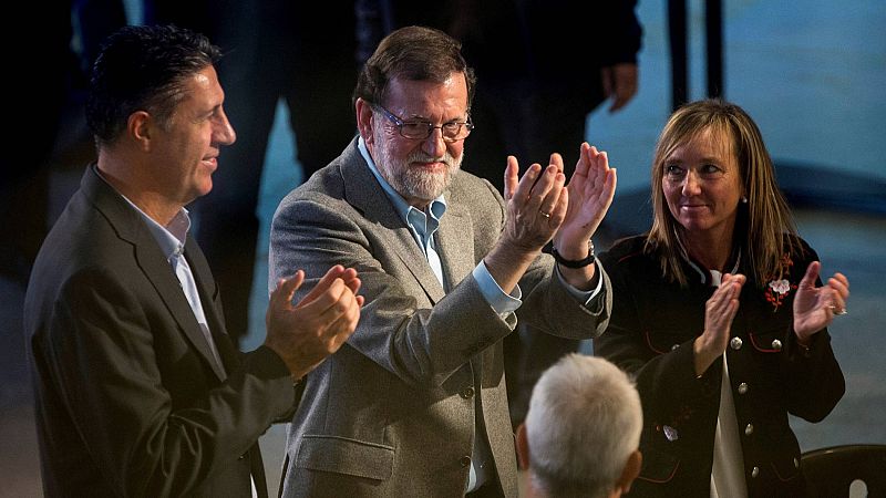 Rajoy defiende la unidad de Espaa y la Constitucin frente a las "ensoaciones de algunos"