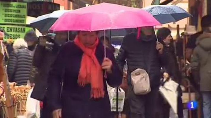 Telediario 1 - La borrasca 'Ana' pone en alerta naranja a media España por intensas lluvias y vientos