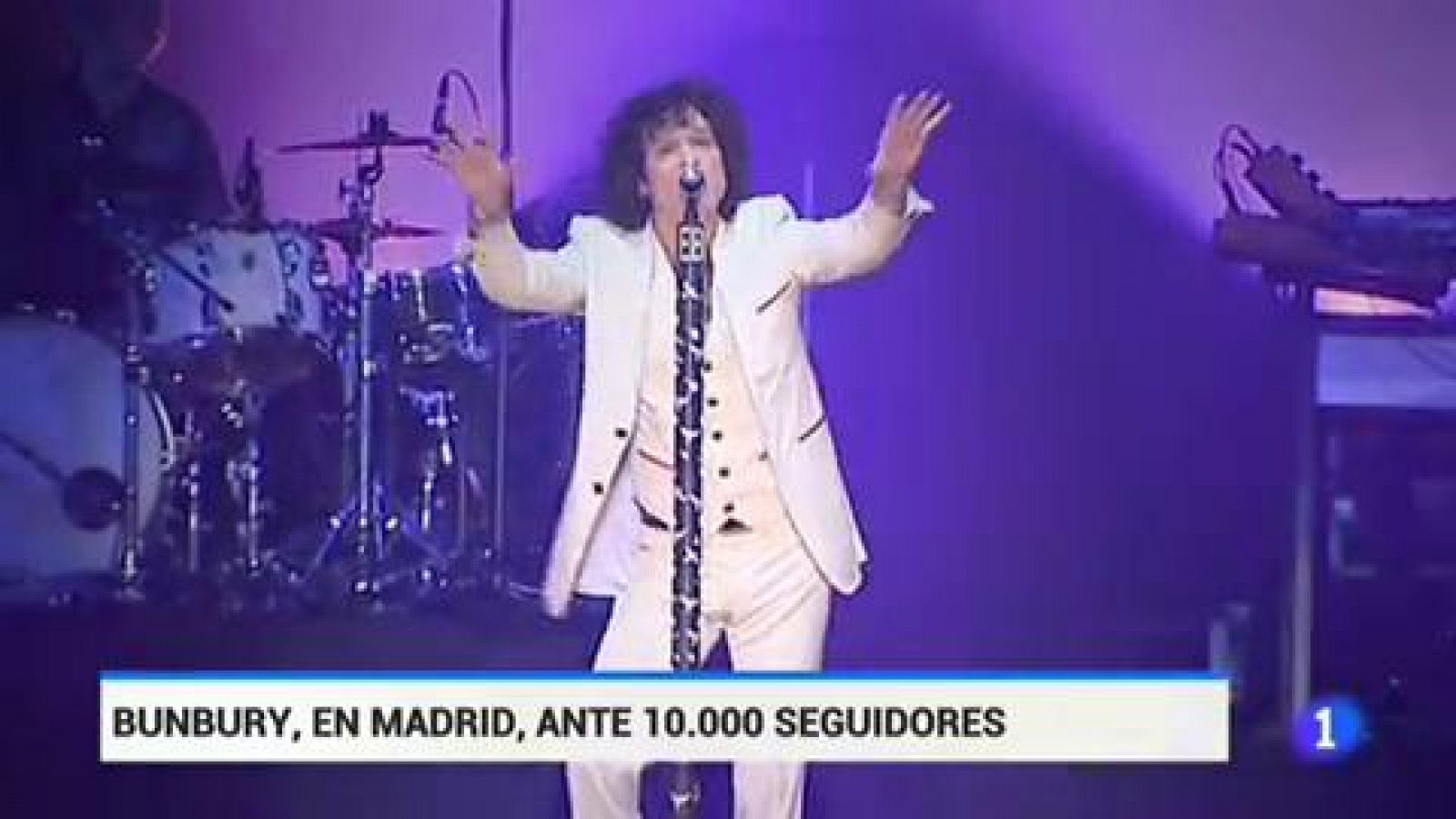 Telediario 1: El zaragozano Bunbury ofreció anoche un recital en Madrid ante 10.000 seguidores | RTVE Play