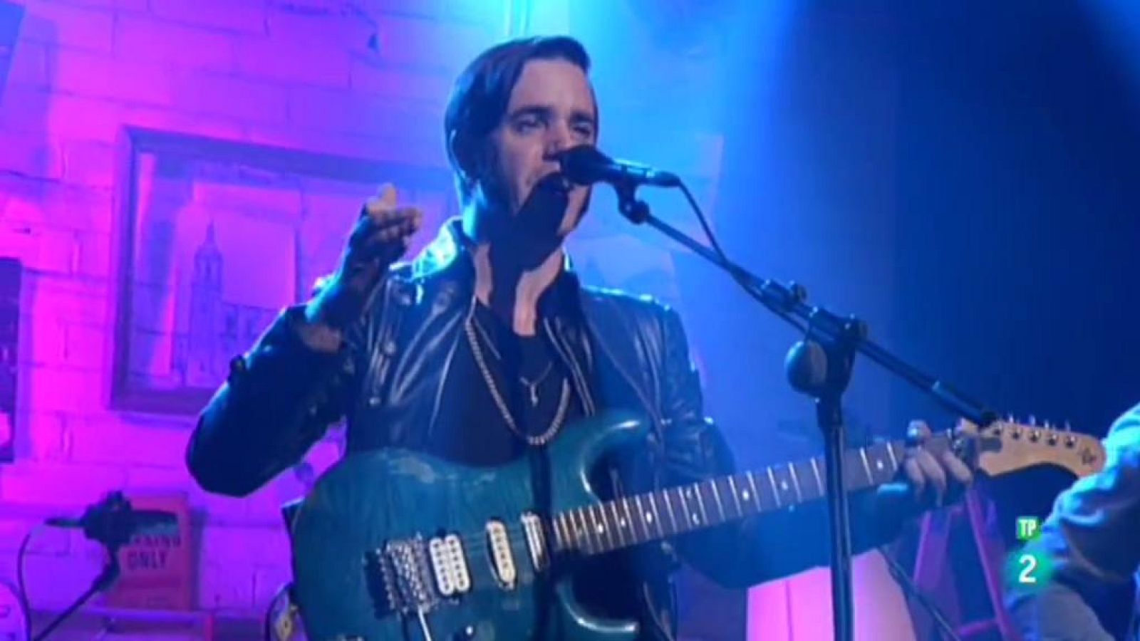 Músics - Obeses canta: 'Lo cor de l'home és una mar'