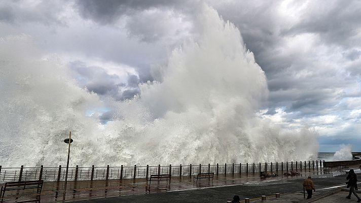 El temporal obliga a cancelar medio centenar de vuelos en España