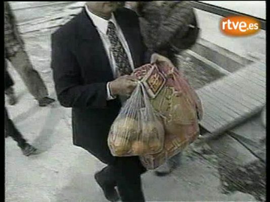 La 2 Noticias - Barbie se casa con un taiwanés