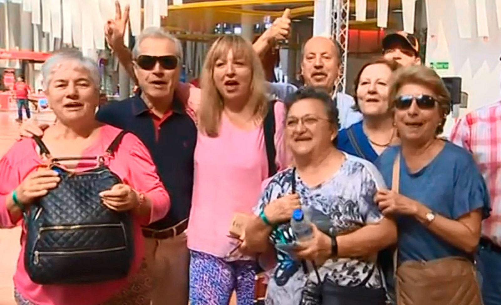 Telediario 1: Los aficionados de Real Madrid y Gremio calientan motores | RTVE Play