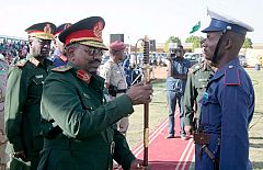 La Corte Penal Internacional emite una orden de arresto contra el presidente de Sudán por crímenes de guerra en Darfur