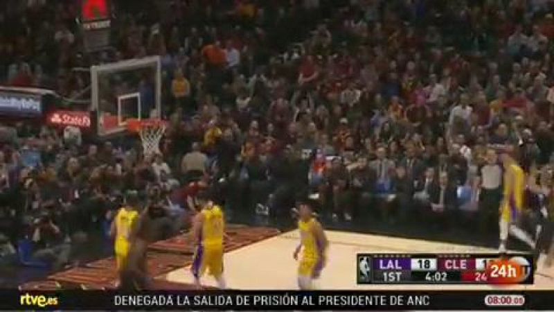 Calderón destaca en la victoria ante Lakers