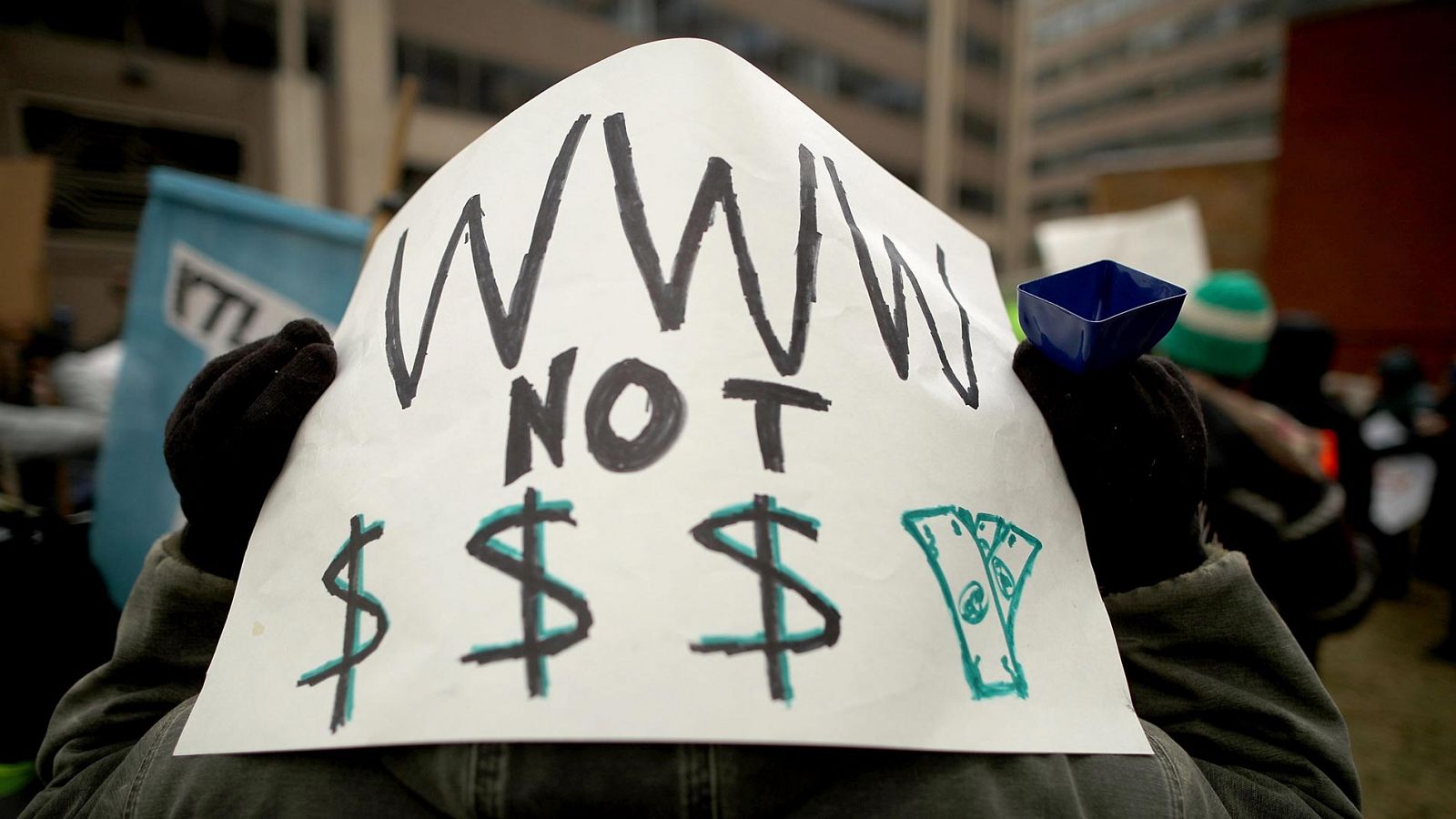 Informativo 24h: EE.UU. acaba con la neutralidad de internet que abanderó Obama | RTVE Play