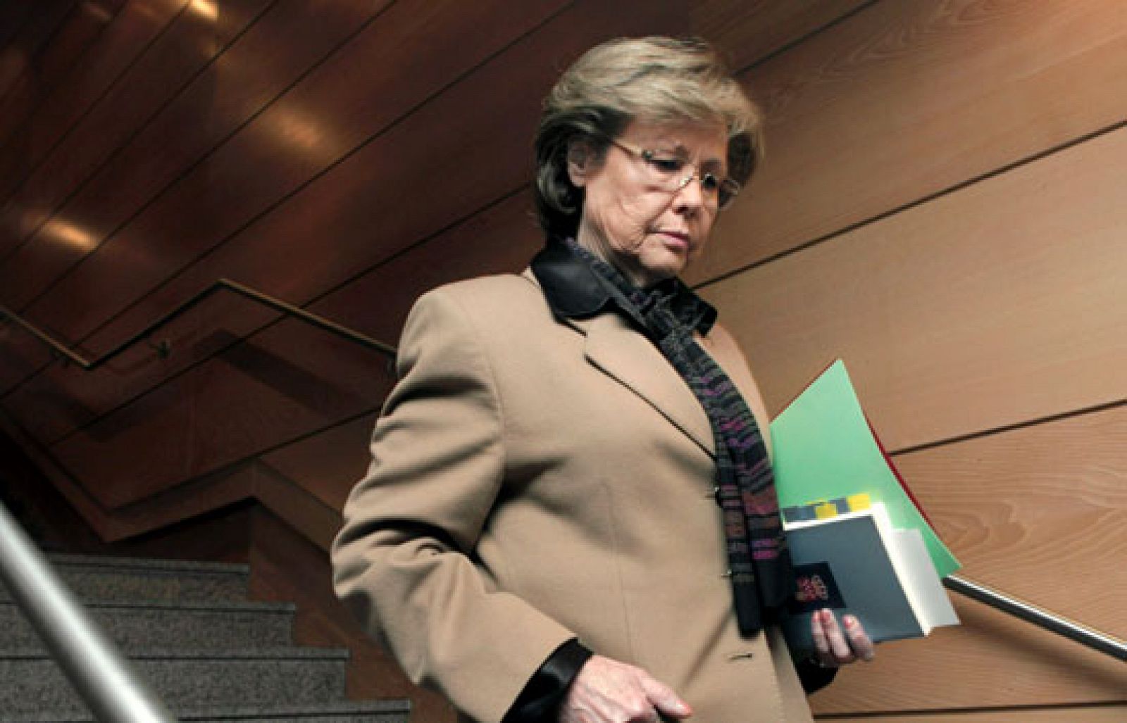 La presidenta de la comisión de investigación sobre el espionaje ha obligado a la diputada de IU Reyes Montiel a cerrar su 'twitter'