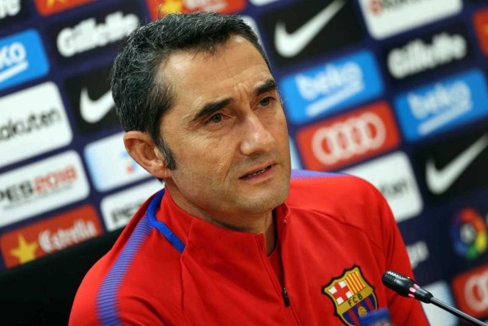 Valverde no se plantea dejar a Busquets fuera ante el Dépor