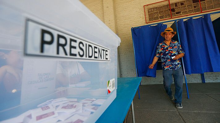 Telediario 1 - Segunda vuelta de las elecciones presidenciales en Chile