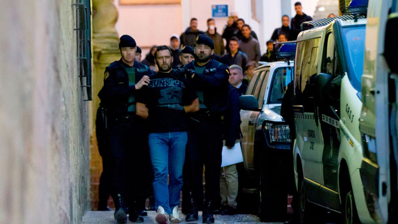 Telediario 1: Telediario 2 en 4' - 17/12/17 | RTVE Play