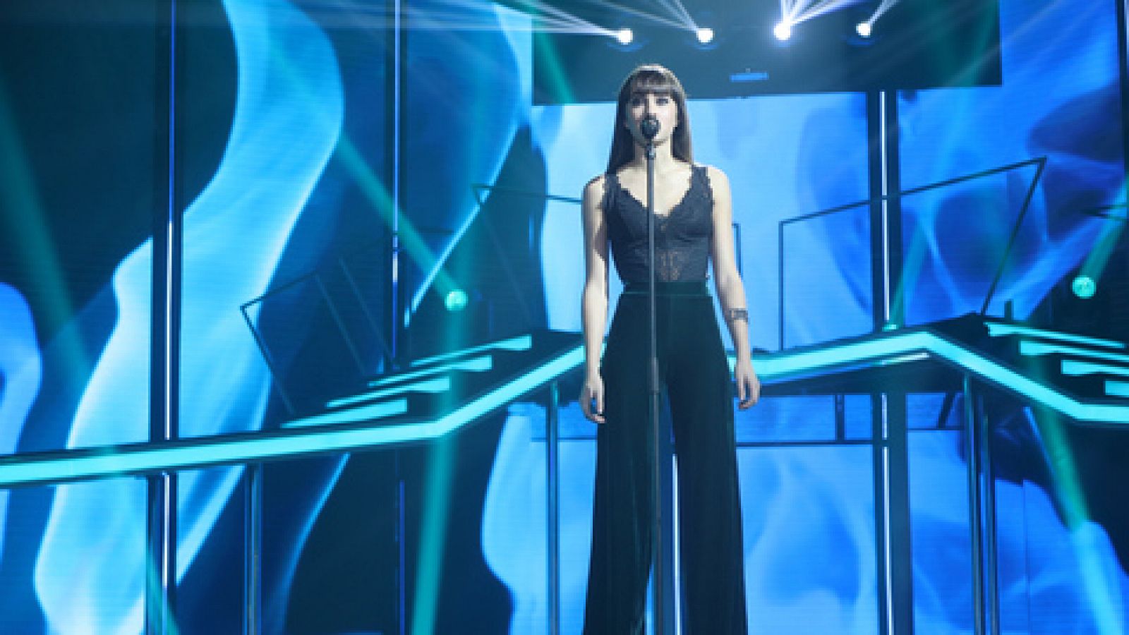 Operación Triunfo - Aitana canta 'Chasing pavements' en la Gala 8 de OT