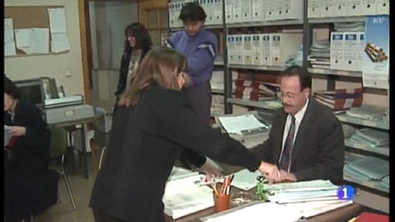  PLEGA EL JUTGE QUE VA SEURE AL BANC DELS ACUSATS LA FILLA DE D'UN REI