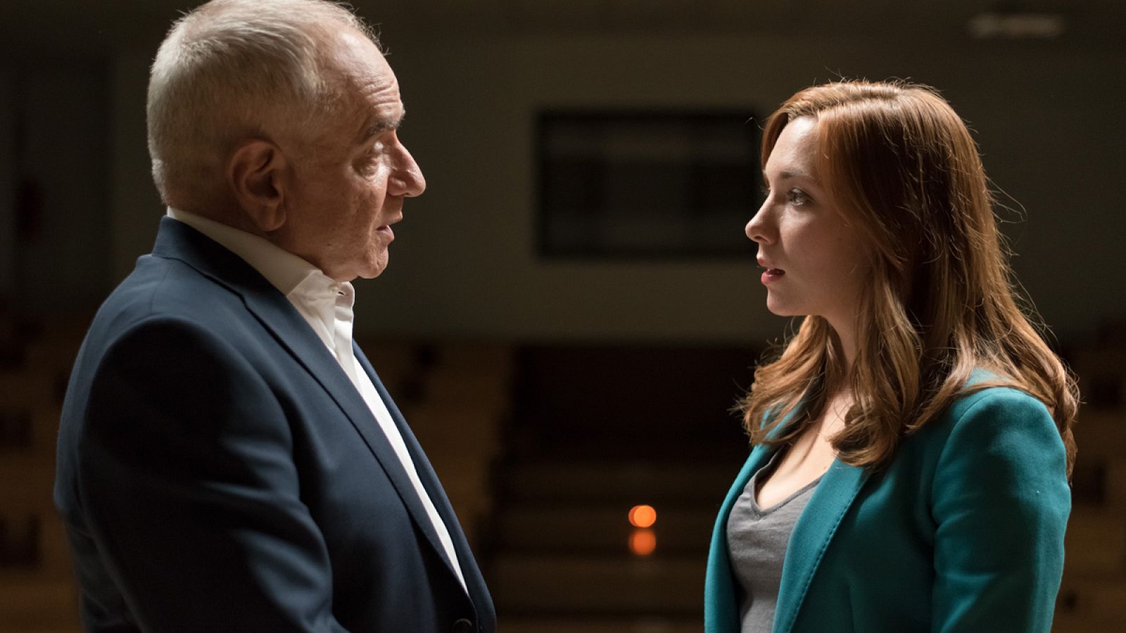 El padre de Claudia es el mejor amigo de Julio Fuentes