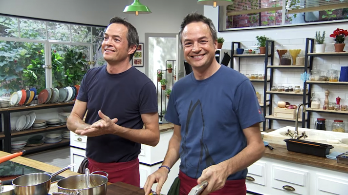 Torres en la cocina - Espárragos, guisantes y erizos y terrina de cochinillo