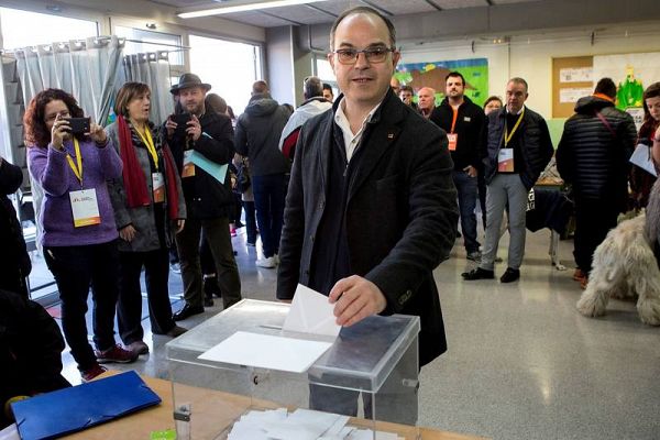 Turull dice que está contento de votar sin la "represión"