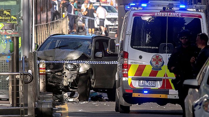 Informativo 24h - Dos detenidos por un atropello en Melbourne, Australia