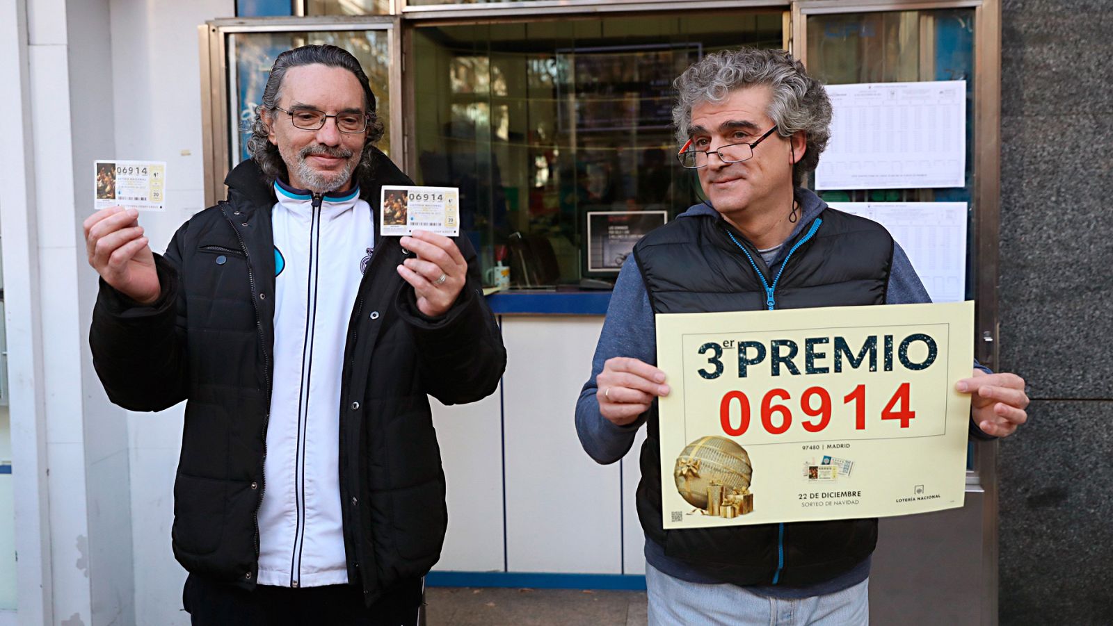 El tercer premio de la Lotería de Navidad, el 06.914, ha sido el primero en salir