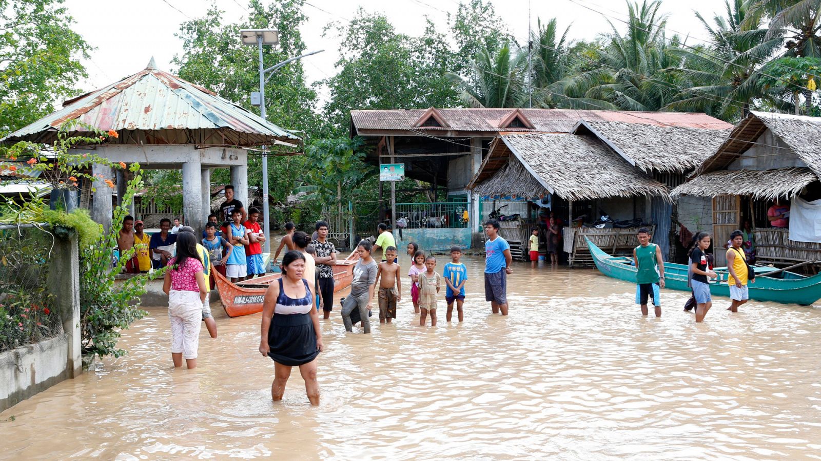 Telediario 1: La tormenta Tembin deja más de un centenar de muertos en Filipinas | RTVE Play