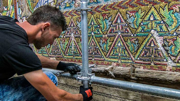 La Basílica de Belén exhibe en esta Navidad sus mosaicos cruzados tras su restauración