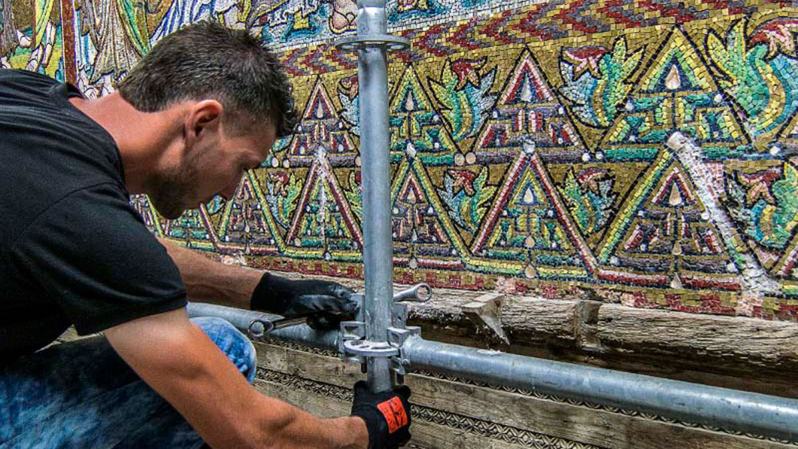 La Basílica de Belén exhibe en esta Navidad sus mosaicos cruzados tras su restauración