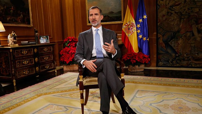 Telediario 1 - El discurso, fuera de su despacho y con una única fotografía