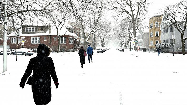 La ola de frío y nieve paraliza el tráfico rodado en el noreste de Estados Unidos