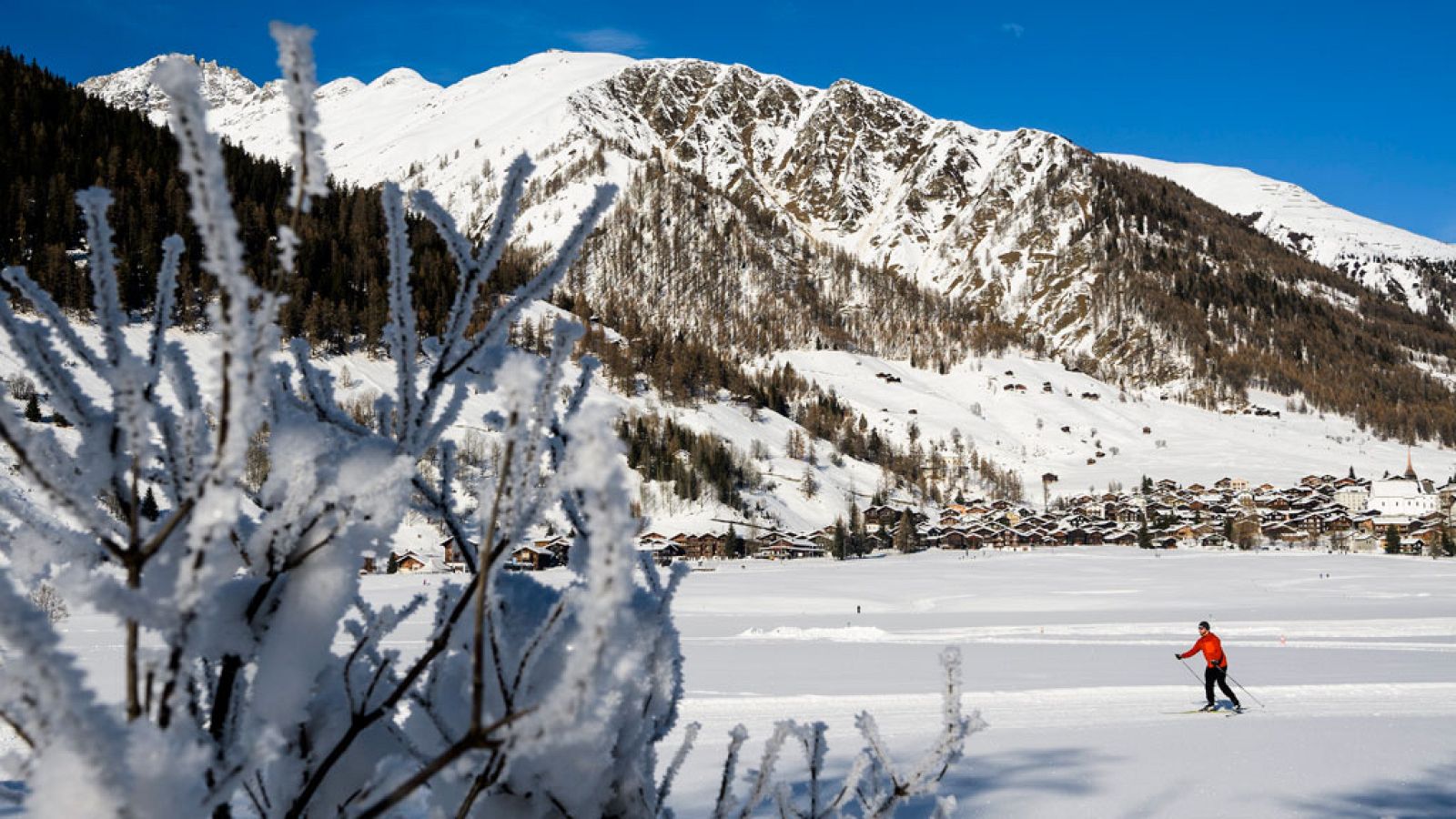 El temporal deja en Asturias olas de 10 metros, vientos de 120 km/h y nieve