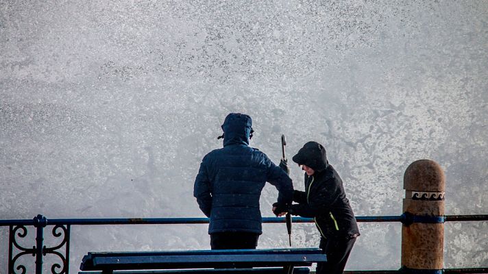 Telediario 1 - Telediario 2 en 4' - 27/12/17