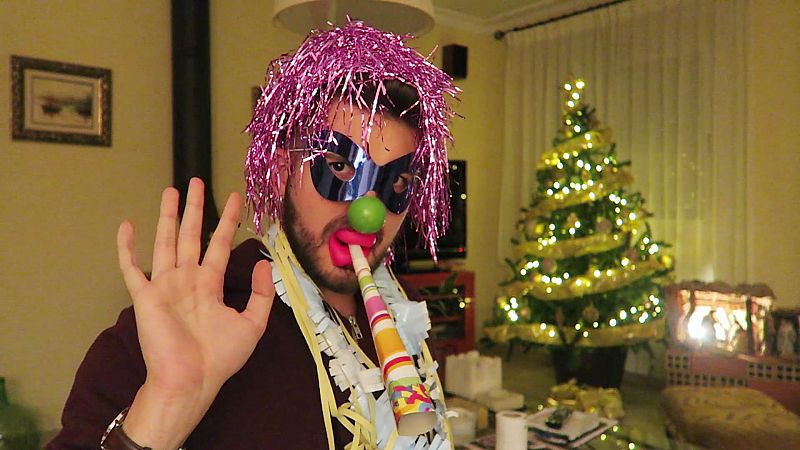 Campanadas 2018 - Happy New Playz - Kikillo nos enseña a sobrevivir al cotillón de Navidad