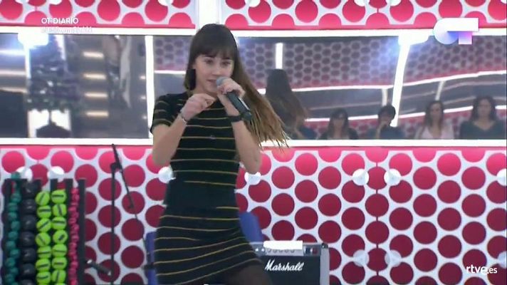 OT 2017 - Aitana canta '¡Chas! y aparezco a tu lado' en el primer pase