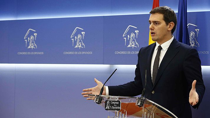  - Rivera critica la ley electoral y culpa al PP y PSOE de no poder sumar tras el 21-D