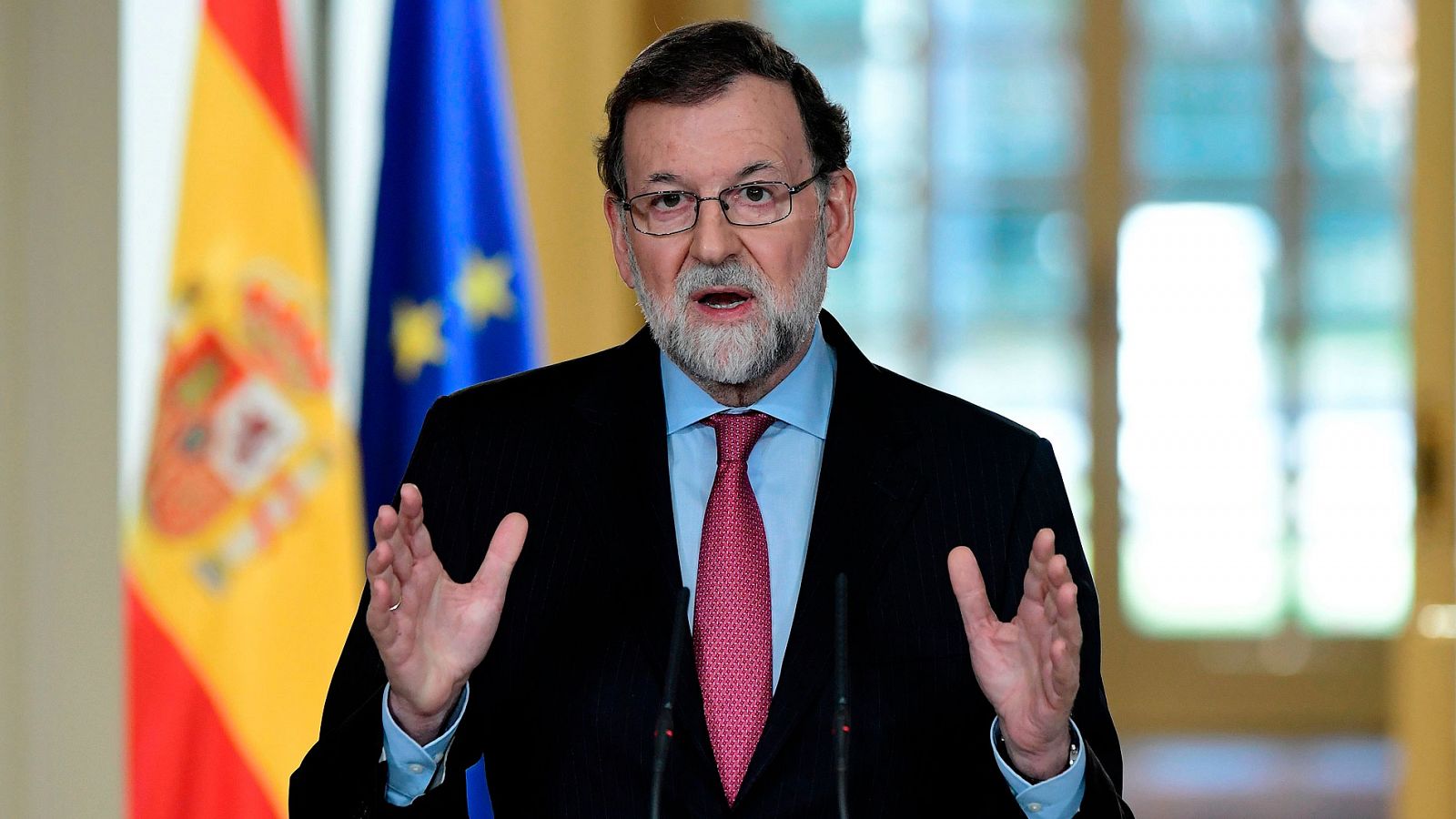 Informativo 24h: Rajoy anuncia que la sesión constitutiva del Parlament será el 17 de enero | RTVE Play