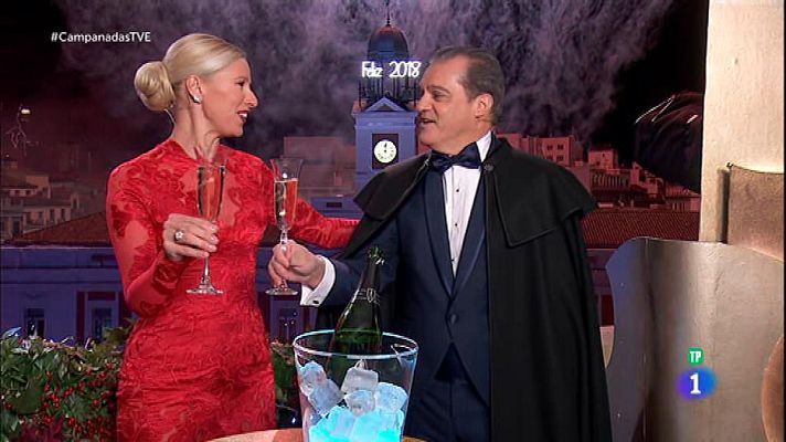Campanadas de Fin de Año - Revive las campanadas 2017 con Anne Igartiburu y Ramón Garcí