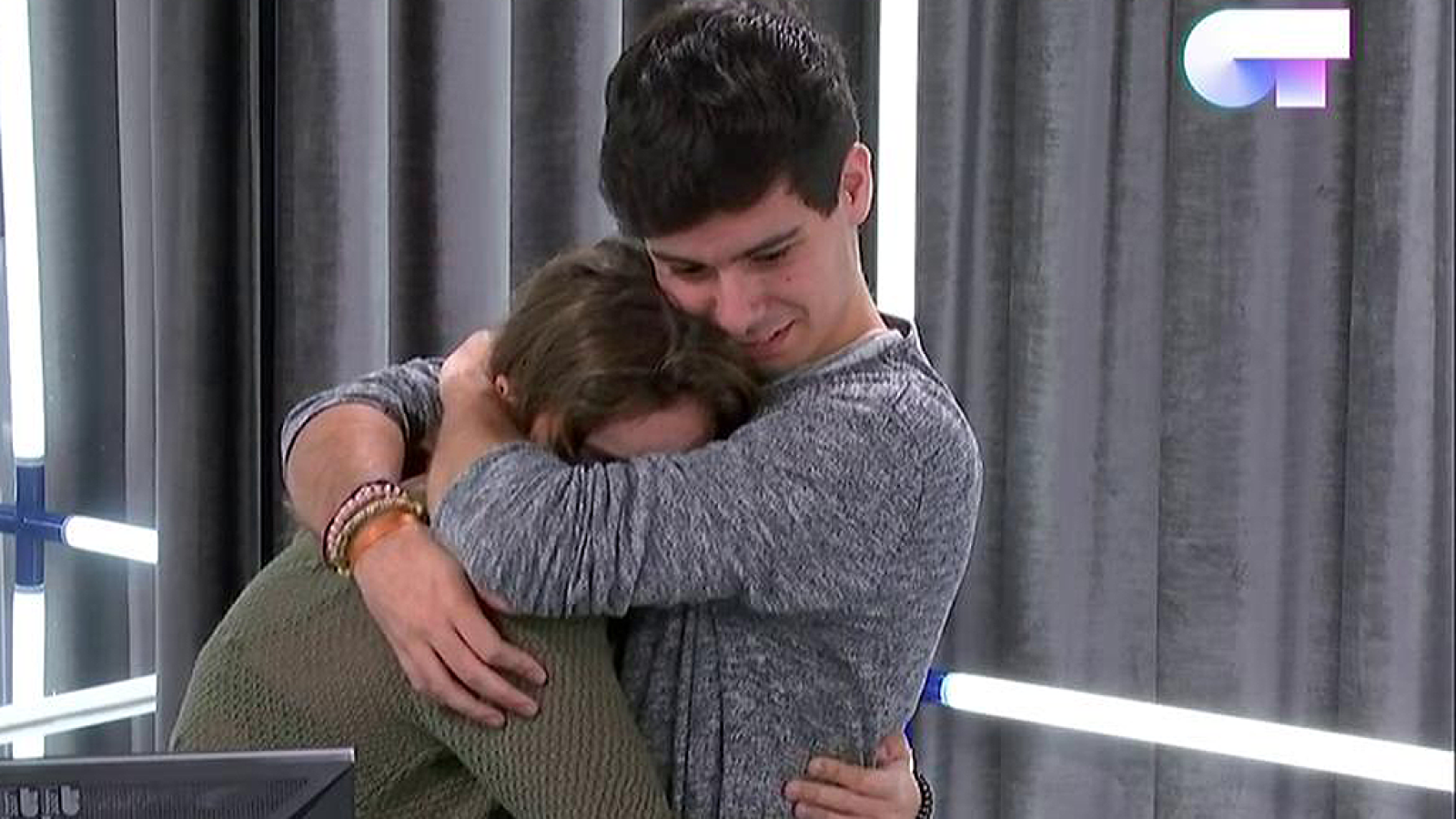 Operación Triunfo - Alfred canta en catalán y castellano la canción que le ha compuesto a Amaia