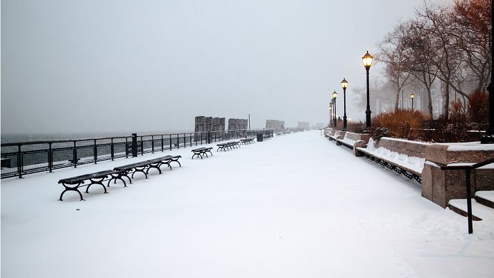 Telediario 1 - La ola de frío polar en EE.UU. deja ya 16 muertos en todo el país