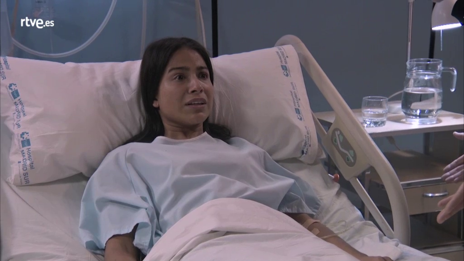 Servir y proteger - Nacha despierta pero no puede ver