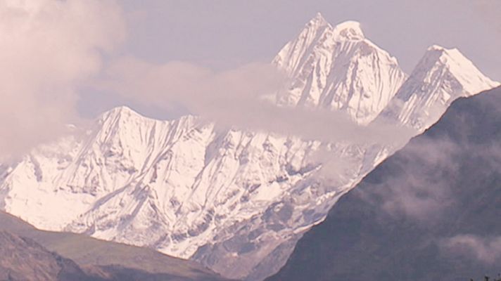 Tierras extremas: El Himalaya, la vida al borde del abismo