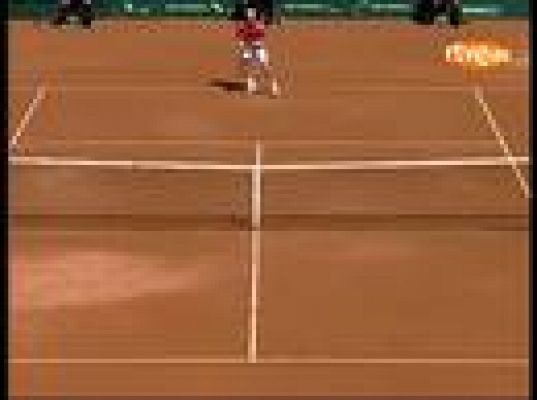  - Ferrer gana el primer punto español