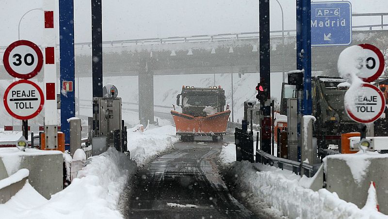 Temporal - Abren las carreteras más afectadas por la nieve 