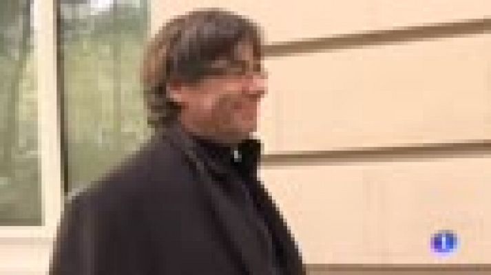 Telediario 1 - Junts per Catalunya propone investir a Puigdemont telemáticamente