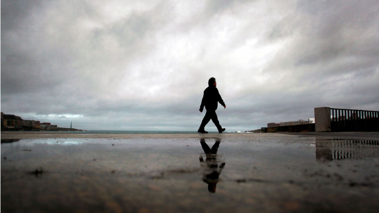 El tiempo: Lluvias persistentes y viento con rachas muy fuertes en el Cantábrico | RTVE Play