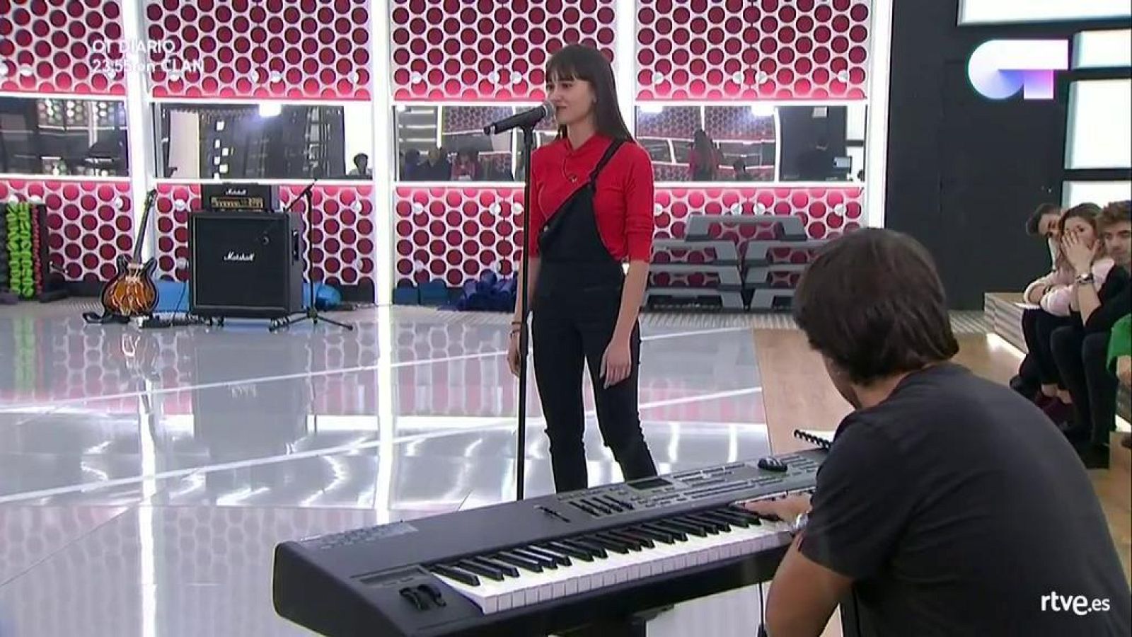 Operación Triunfo - Aitana canta 'Procuro olvidarte' en el primer pase de micros