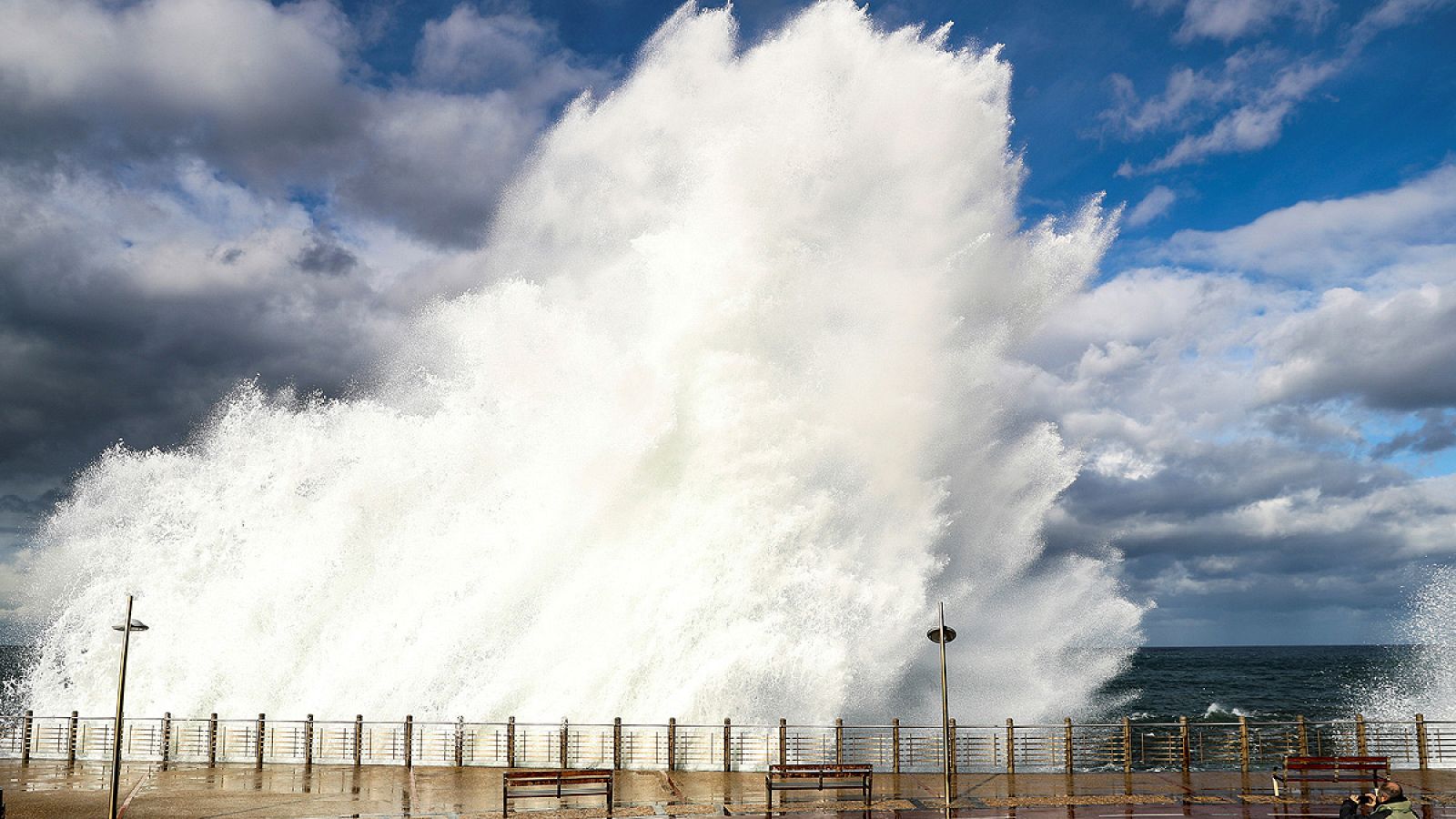 Sin programa: Nevadas, lluvias y mucho frío es lo que llega para este fin de semana | RTVE Play